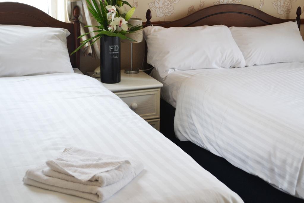 Lyndene Hotel Blackpool Esterno foto