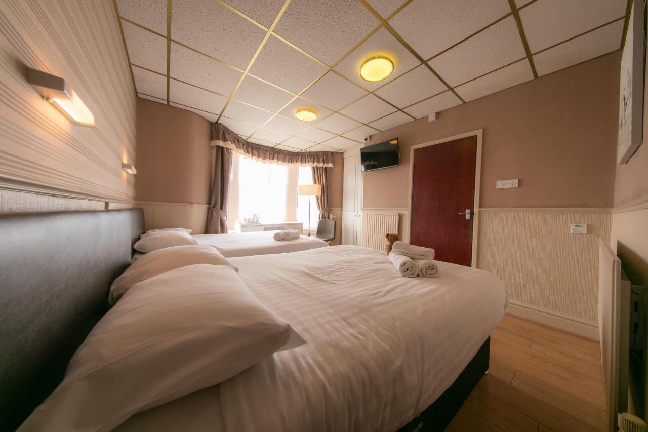 Lyndene Hotel Blackpool Esterno foto