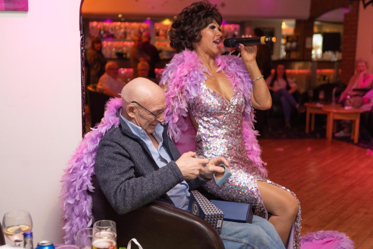 Lyndene Hotel Blackpool Esterno foto