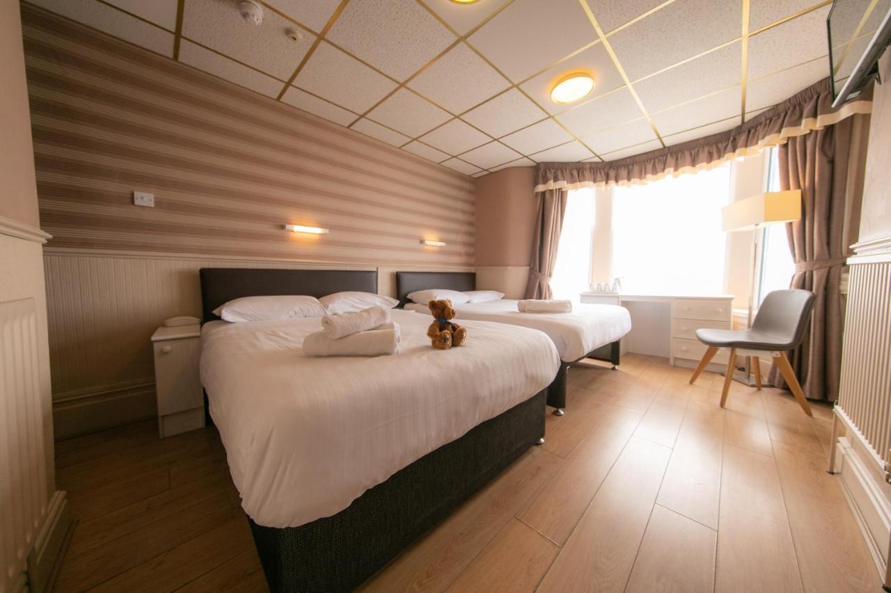 Lyndene Hotel Blackpool Esterno foto