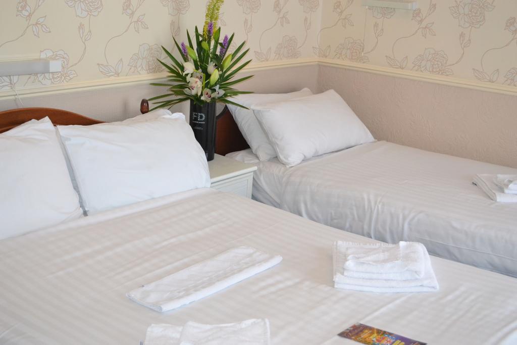 Lyndene Hotel Blackpool Esterno foto